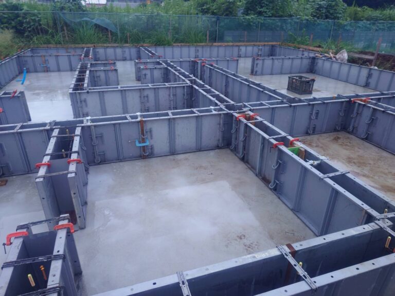 住宅基礎工事（型枠工事）