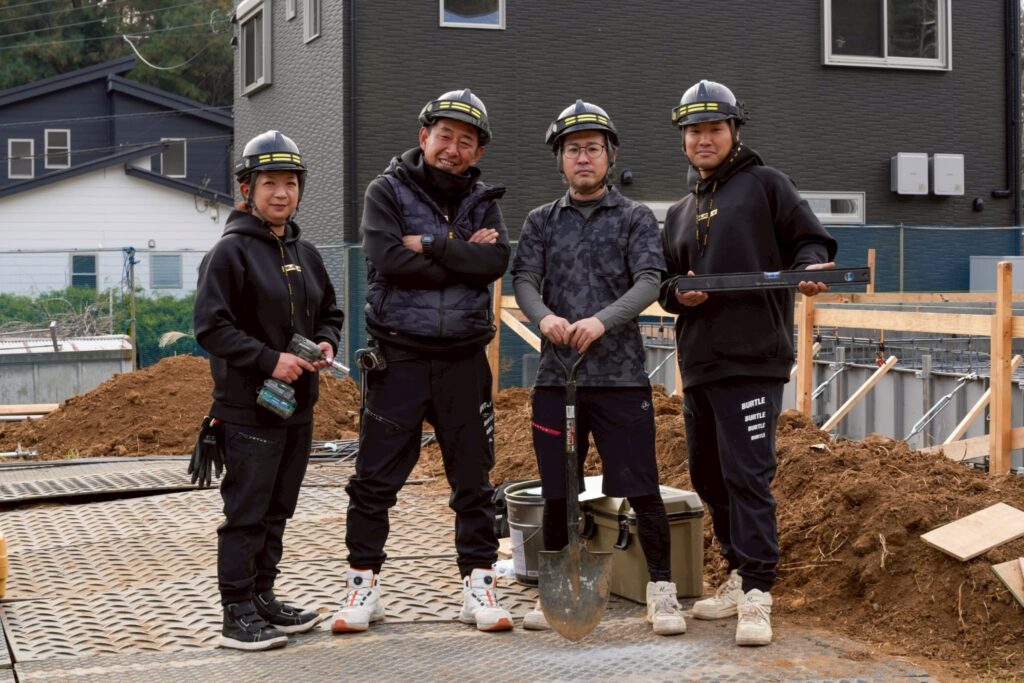 WIN-workerの職人の集合写真